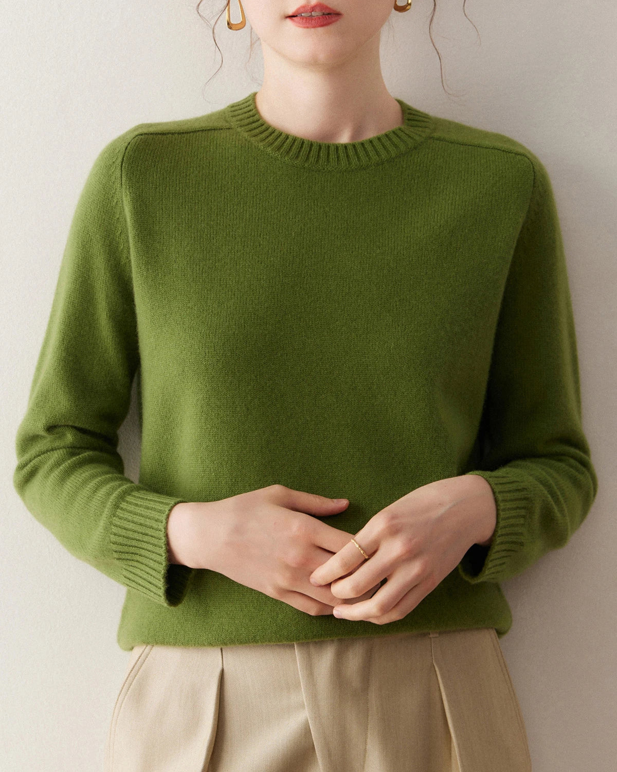 Classic Saddle Shoulder Round Neck Cashmere Sweater - DAISYSILK