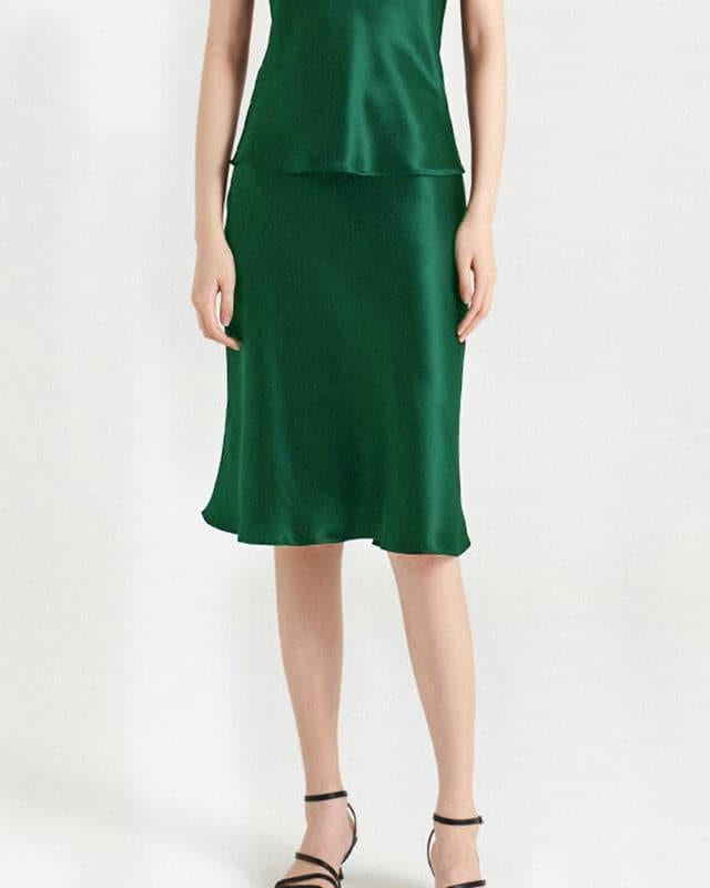 Elegant Knee-Length Silk Skirt Green