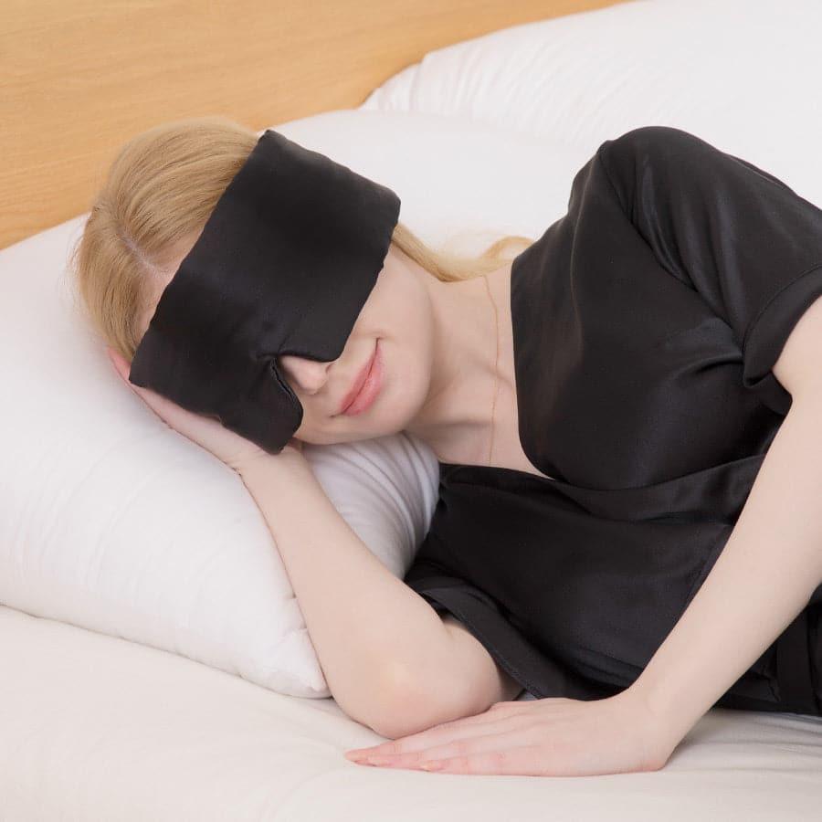 Face-Hugging Wide Double-Sided Silk Eye Mask, Black