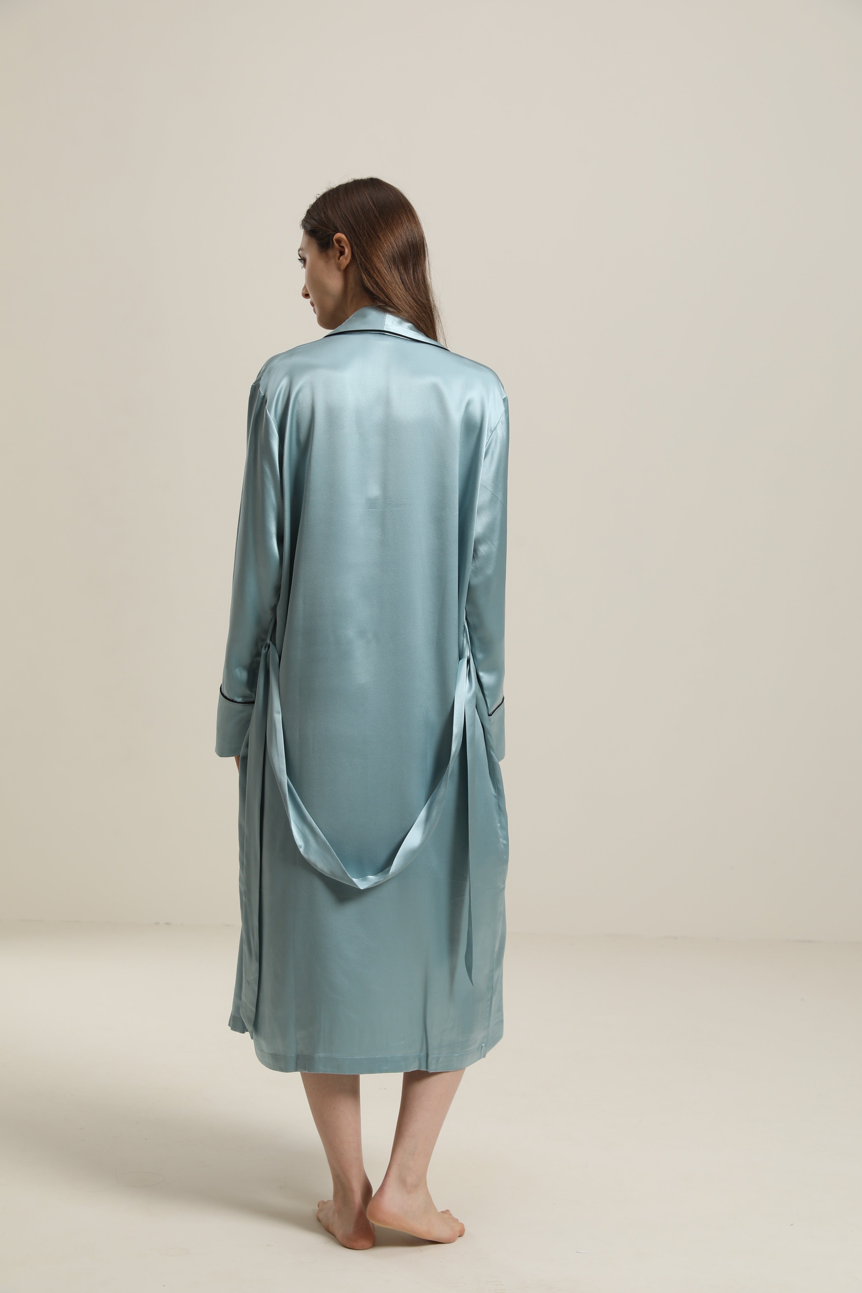 22 Momme Contra Trim And Full Length Silk Robe, Haze Blue