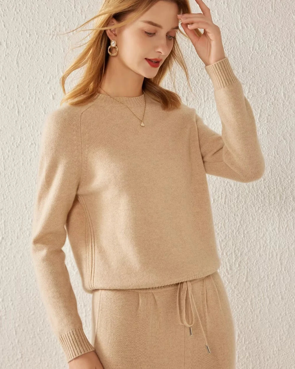 Classic Crew Neck Cashmere Sweater, Camel