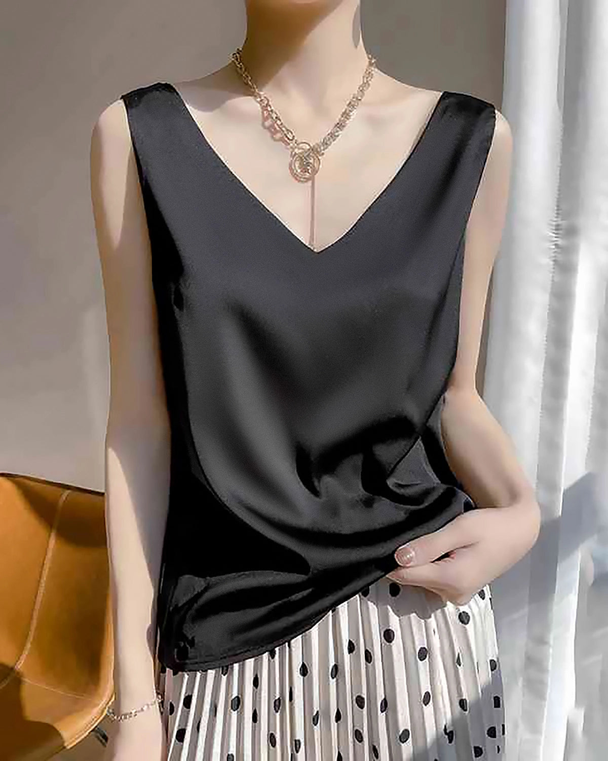 Women's V Neck Sleeveless Silk Top, Black