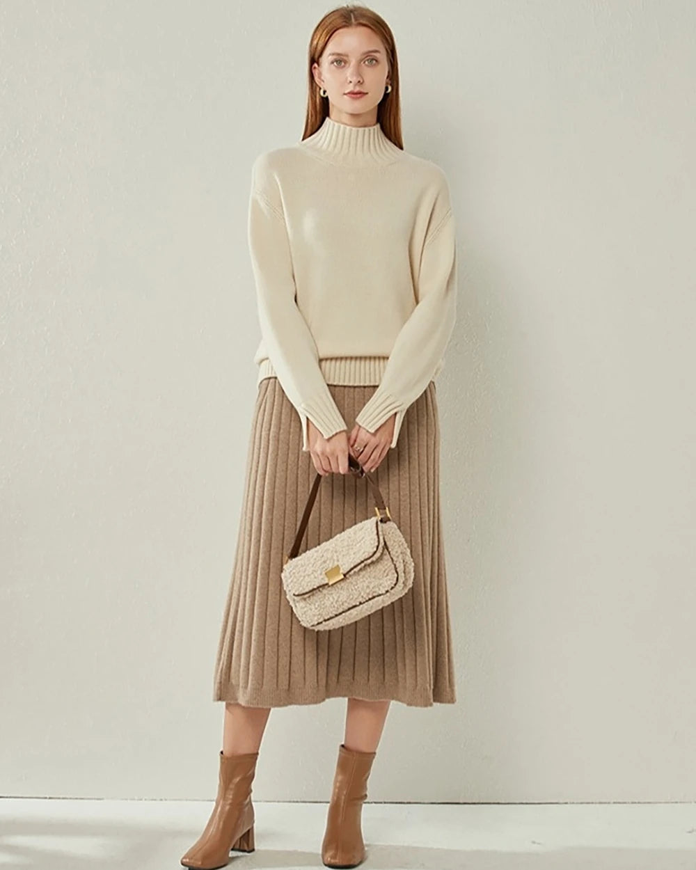 Oversized Turtleneck Cashmere Sweater, White