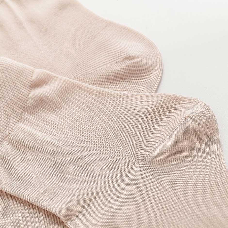 Skin-friendly Women‘s Silk Socks Beige